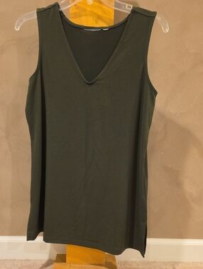 Susan Graver Sleeveless V-Neck Women's Tank Top - Olive Green